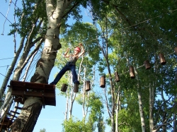 Kötélpálya kaland, felnőtt kötélpálya Budapest mellett, Gödön. www.funnycar.hu